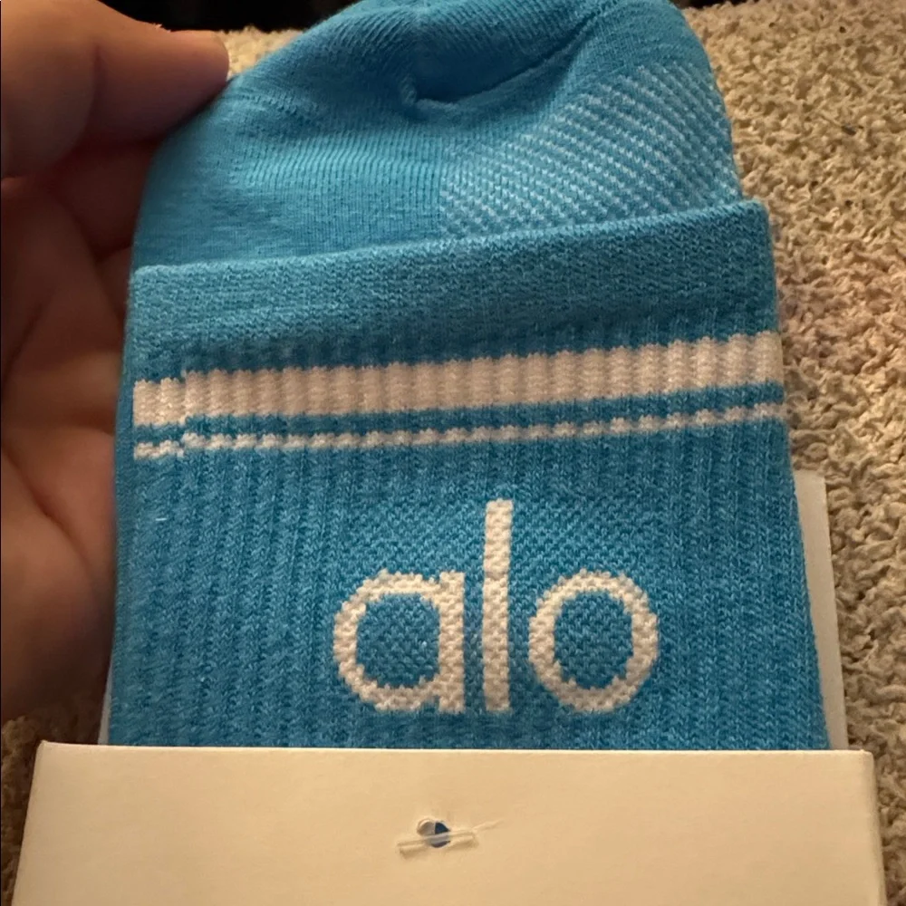 ALO Yoga Vibrant Blue Half-Crew Socks